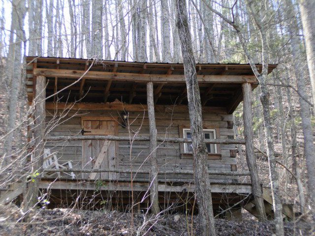 This estate boasts a log guest cabin which could also be used for a vacation rental, Franklin NC Log Homes for Sale, Large acreage homes for sale in the mountain of Western NC